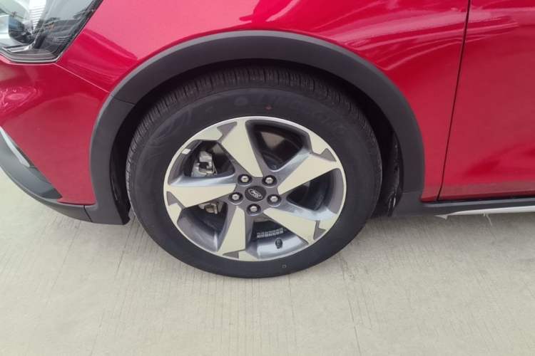 Used Ford Focus Active 2020 EcoBoost 180 Automatic Trendy Model Left Front Wheel Hub