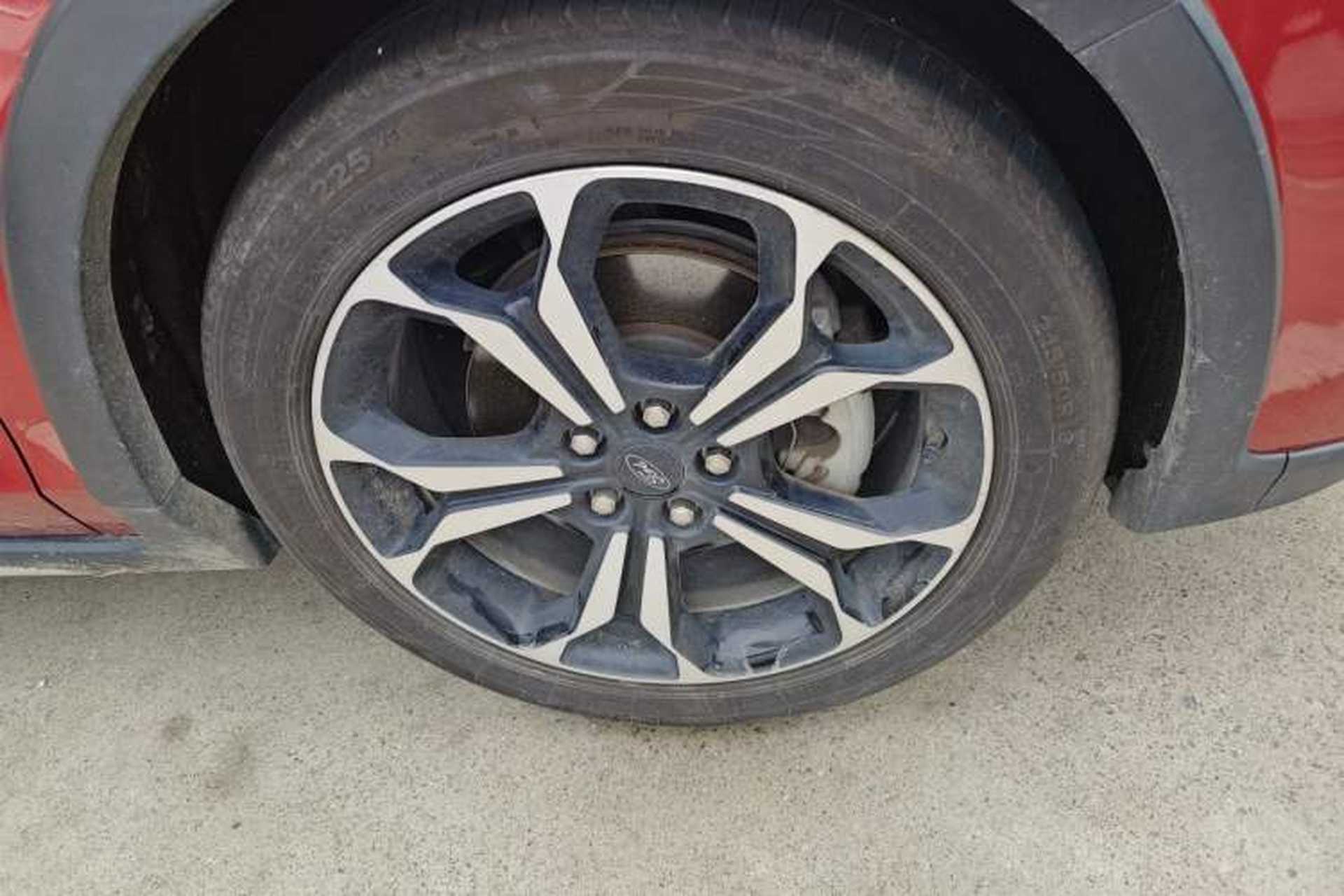 Used Ford Focus Active 2020 EcoBoost 180 Automatic Titanium Edition Right Front Wheel Hub