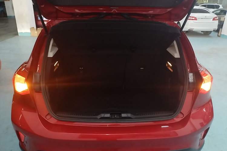Used Ford Focus Active 2020 EcoBoost 180 Automatic Trendy Model Trunk