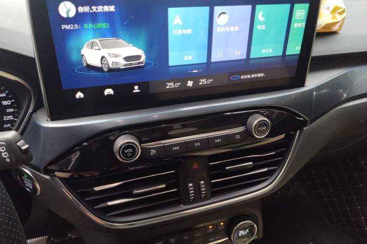 Used Ford Focus Active 2020 EcoBoost 180 Automatic Titanium Edition Audio And AC Panel