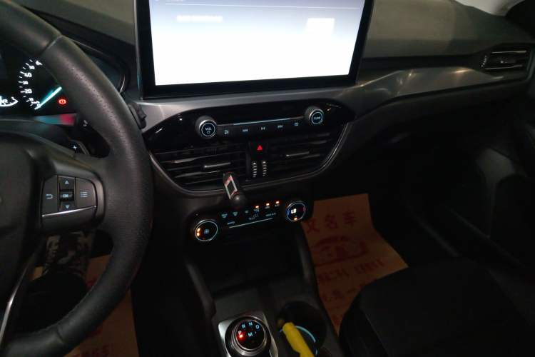 Used Ford Focus Active 2020 EcoBoost 180 Automatic Trendy Model Audio And AC Panel