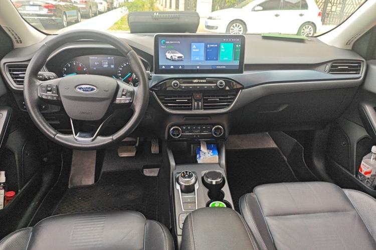 Used Ford Focus Active 2020 EcoBoost 180 Automatic Titanium Edition Center Console