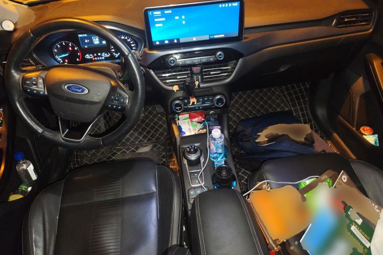 Used Ford Focus Active 2020 EcoBoost 180 Automatic Titanium Edition Center Console