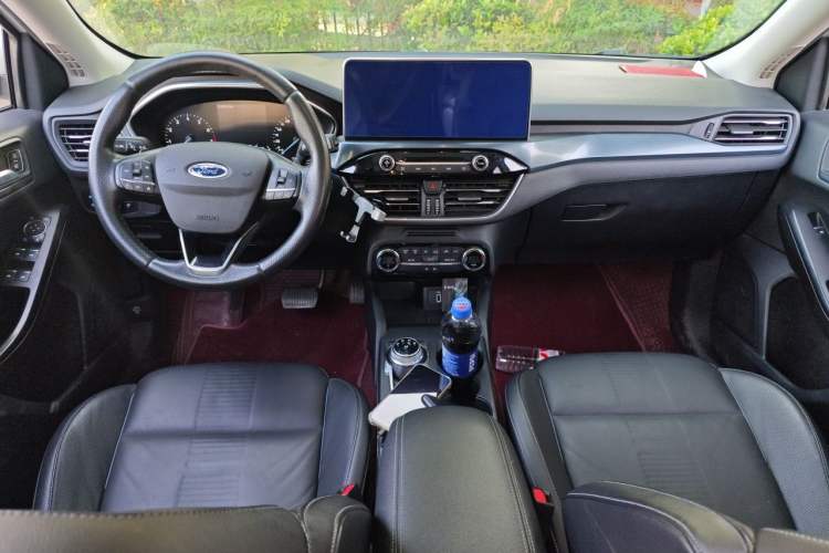 Used Ford Focus Active 2020 EcoBoost 180 Automatic Titanium Edition Center Console