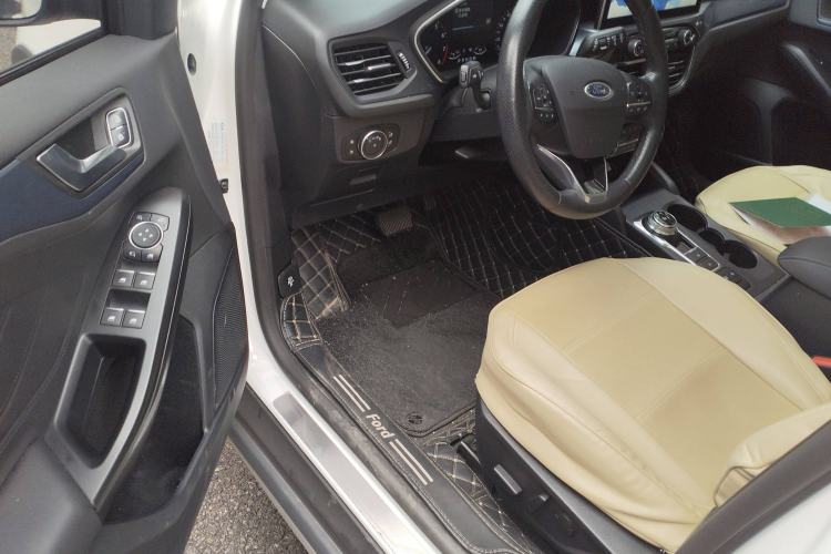 Used Ford Focus Active 2020 EcoBoost 180 Automatic Titanium Edition Driver Seat