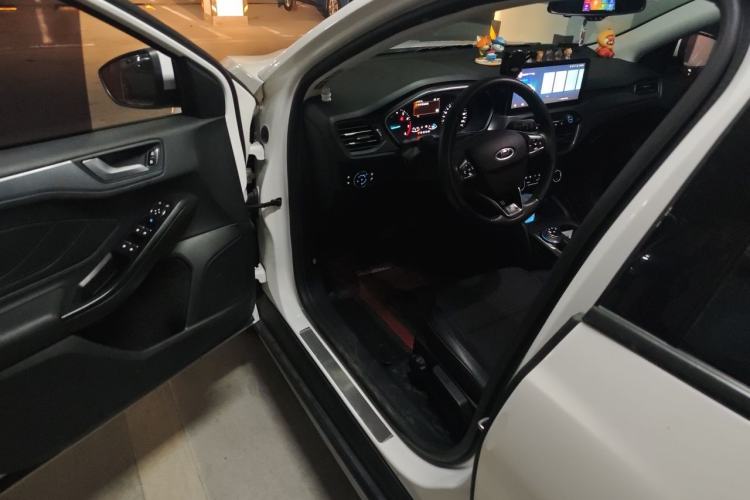Used Ford Focus Active 2020 EcoBoost 180 Automatic Trendy Model Driver Seat