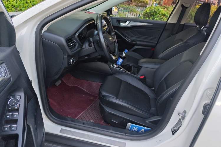 Used Ford Focus Active 2020 EcoBoost 180 Automatic Titanium Edition Driver Seat