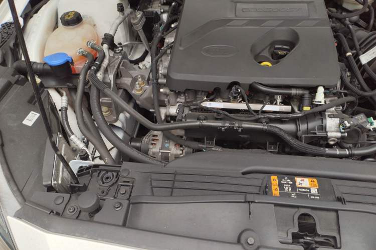 Used Ford Focus Active 2020 EcoBoost 180 Automatic Titanium Edition Engine Bay Right