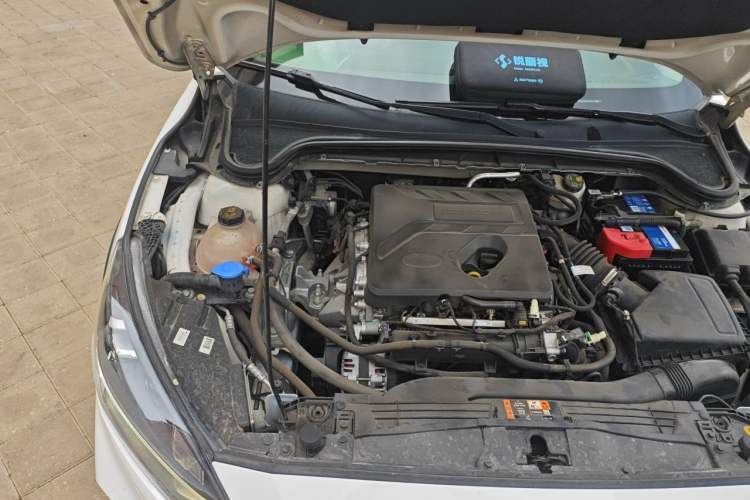 Used Ford Focus Active 2020 EcoBoost 180 Automatic Titanium Edition Engine Bay Right