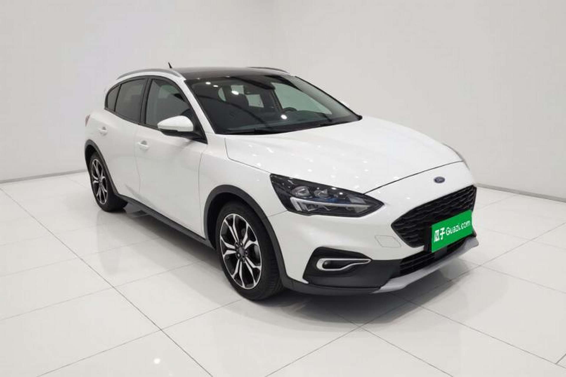 Used Ford Focus Active 2020 EcoBoost 180 Automatic Titanium Edition Exterior 1