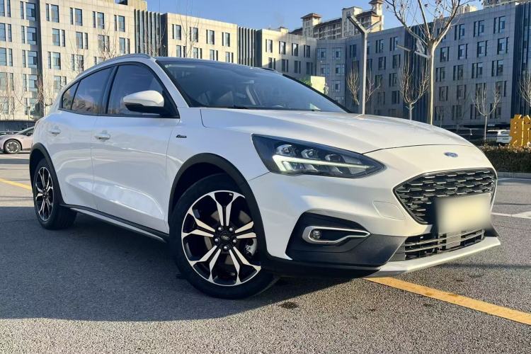 Used Ford Focus Active 2020 EcoBoost 180 Automatic Titanium Edition Exterior 10