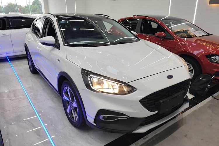 Used Ford Focus Active 2020 EcoBoost 180 Automatic Trendy Model Exterior 2