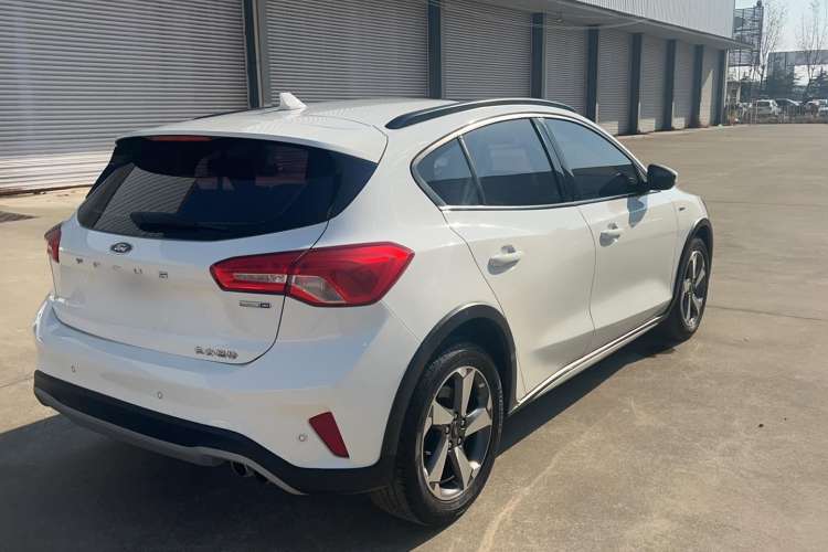 Used Ford Focus Active 2020 EcoBoost 180 Automatic Trendy Model Exterior 3
