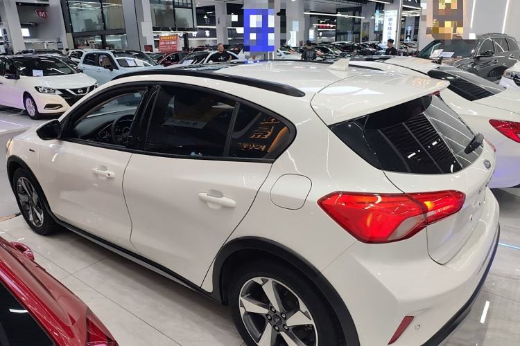 Used Ford Focus Active 2020 EcoBoost 180 Automatic Trendy Model Exterior 3