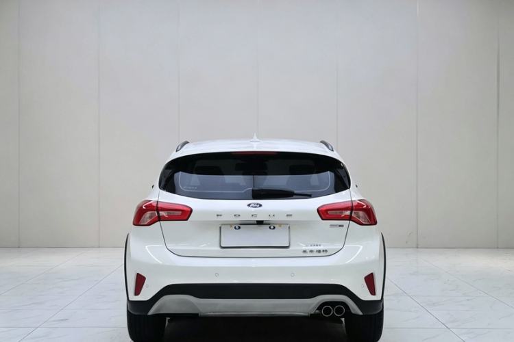Used Ford Focus Active 2020 EcoBoost 180 Automatic Trendy Model Exterior 4