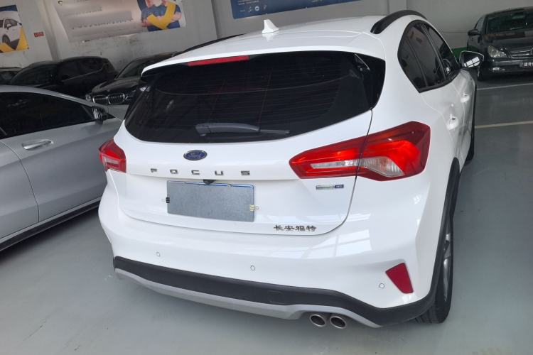 Used Ford Focus Active 2020 EcoBoost 180 Automatic Trendy Model Exterior 4