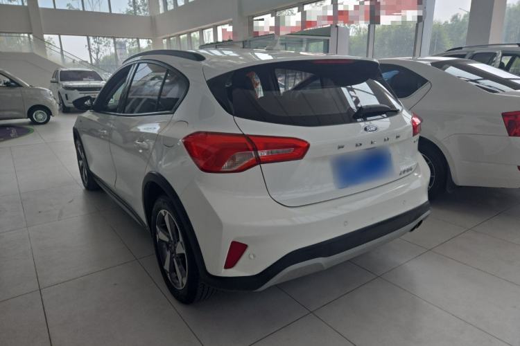 Used Ford Focus Active 2020 EcoBoost 180 Automatic Trendy Model Exterior 5