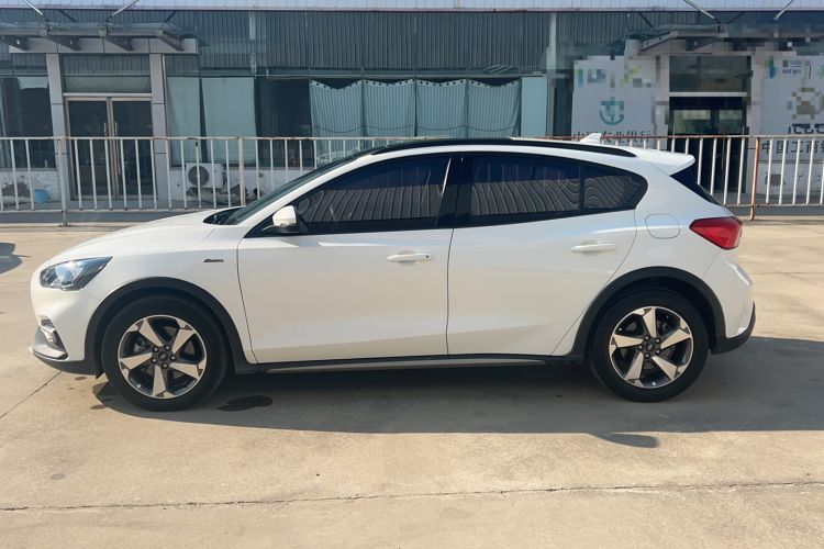 Used Ford Focus Active 2020 EcoBoost 180 Automatic Trendy Model Exterior 5