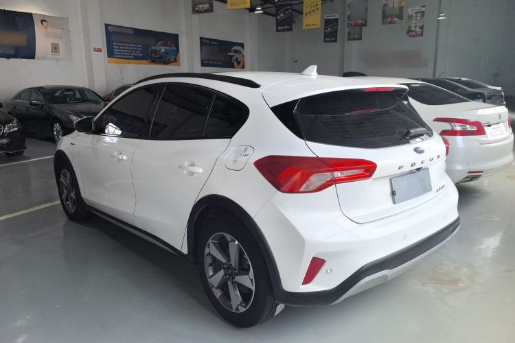 Used Ford Focus Active 2020 EcoBoost 180 Automatic Trendy Model Exterior 5
