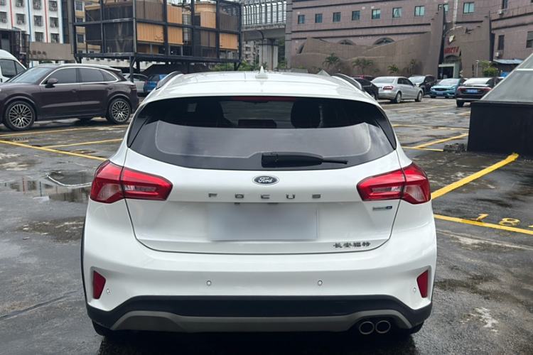 Used Ford Focus Active 2020 EcoBoost 180 Automatic Trendy Model Exterior 6