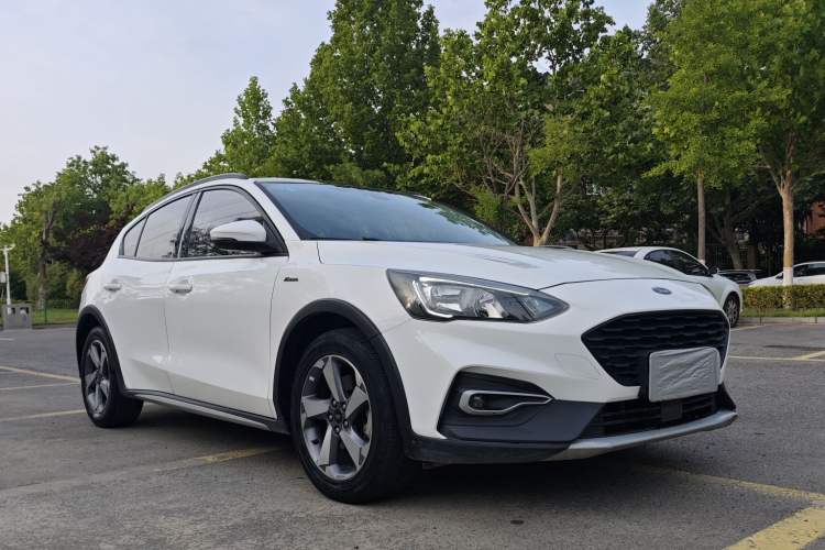 Used Ford Focus Active 2020 EcoBoost 180 Automatic Trendy Model Exterior 6