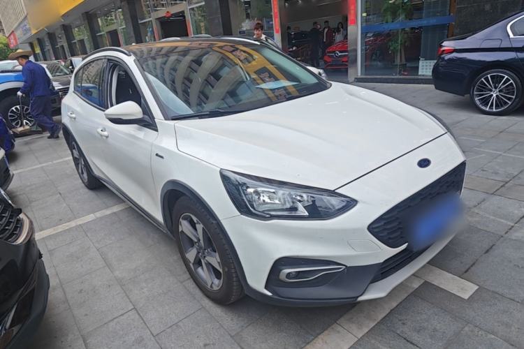 Used Ford Focus Active 2020 EcoBoost 180 Automatic Trendy Model Front Right 45 Deg