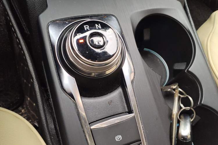Used Ford Focus Active 2020 EcoBoost 180 Automatic Titanium Edition Gear Lever
