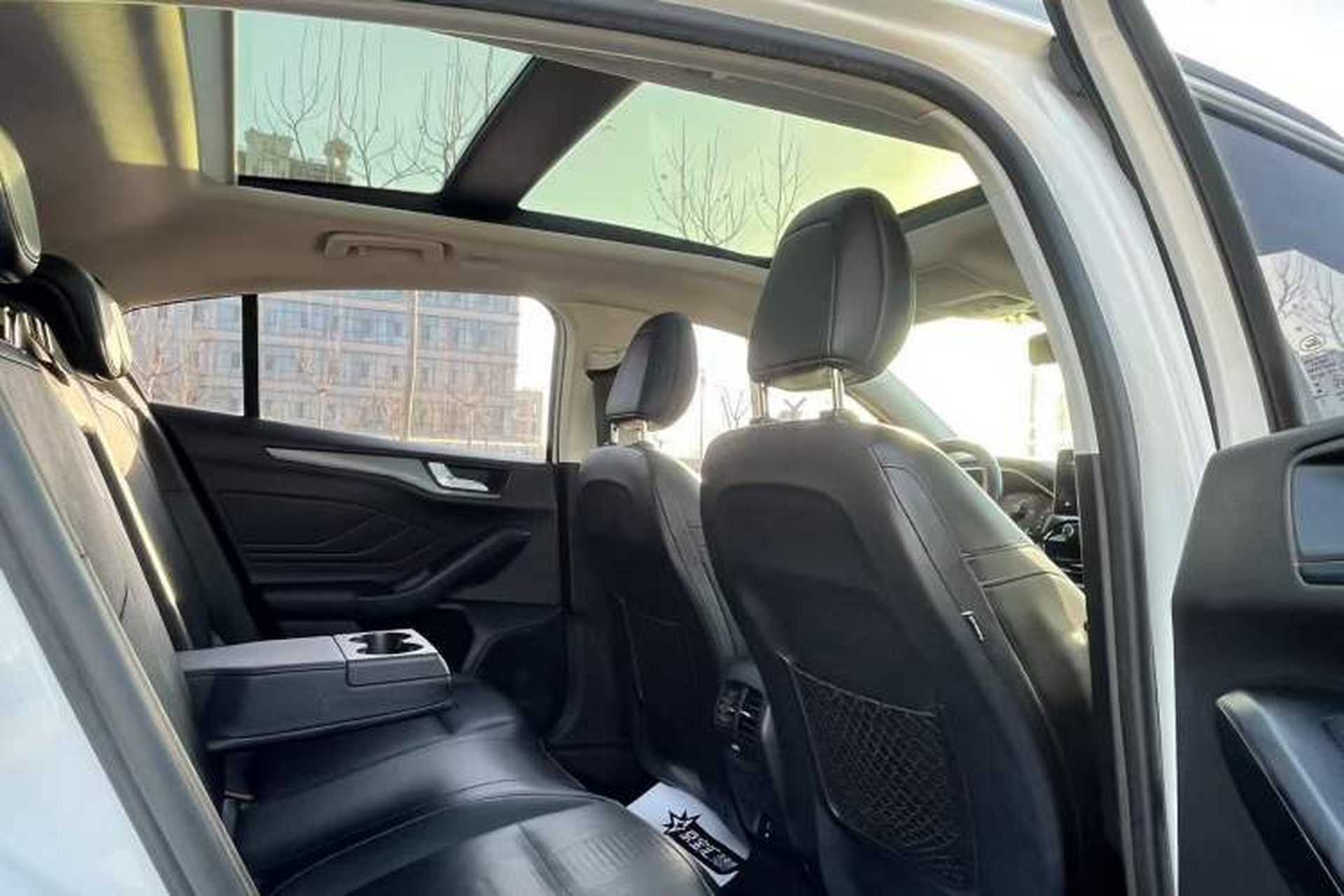 Used Ford Focus Active 2020 EcoBoost 180 Automatic Titanium Edition Headliner