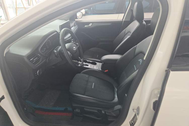 Used Ford Focus Active 2020 EcoBoost 180 Automatic Trendy Model Interior 1