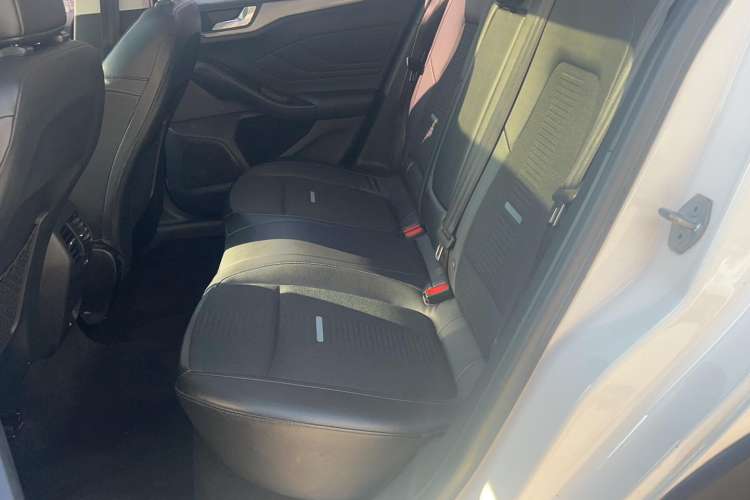 Used Ford Focus Active 2020 EcoBoost 180 Automatic Trendy Model Interior 1