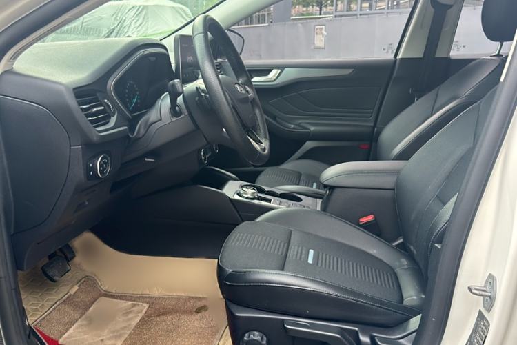 Used Ford Focus Active 2020 EcoBoost 180 Automatic Trendy Model Interior 1