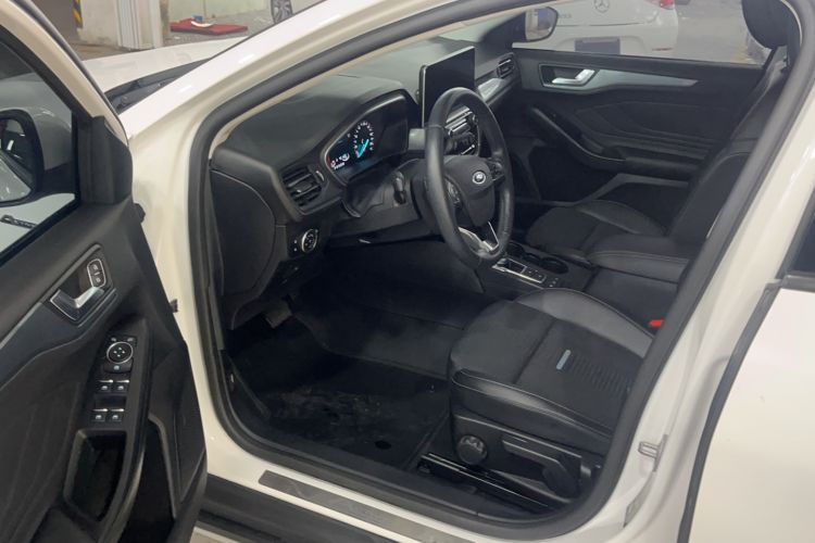 Used Ford Focus Active 2020 EcoBoost 180 Automatic Trendy Model Interior 2