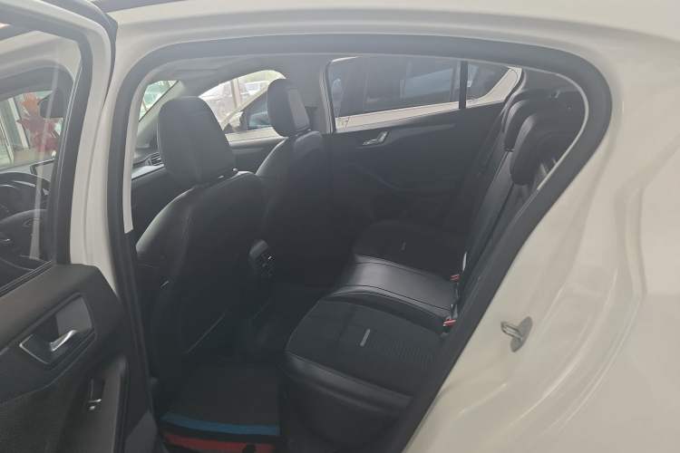 Used Ford Focus Active 2020 EcoBoost 180 Automatic Trendy Model Interior 2