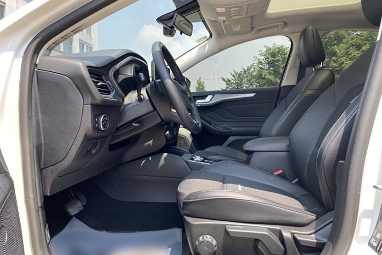 Used Ford Focus Active 2020 EcoBoost 180 Automatic Trendy Model Interior 2