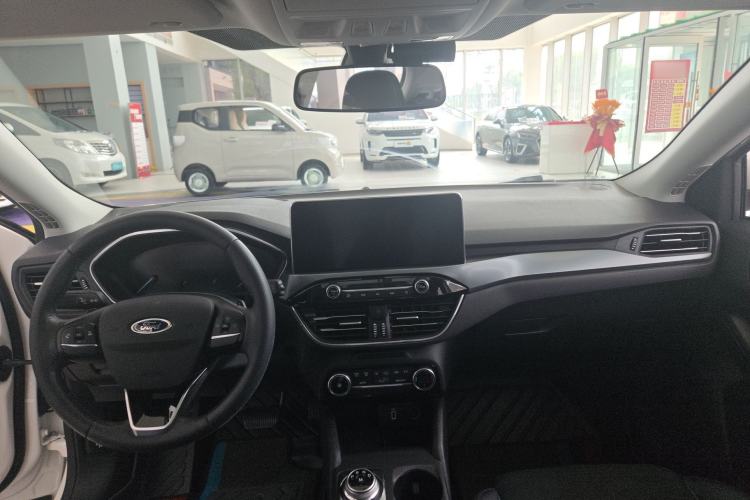 Used Ford Focus Active 2020 EcoBoost 180 Automatic Trendy Model Interior 3