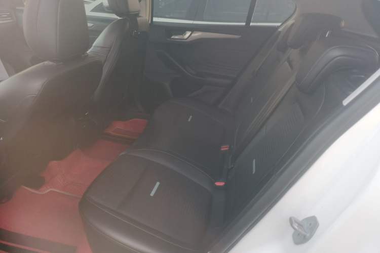 Used Ford Focus Active 2020 EcoBoost 180 Automatic Trendy Model Interior 4