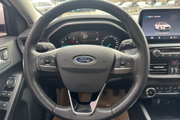 Used Ford Focus Active 2020 EcoBoost 180 Automatic Trendy Model Interior 6