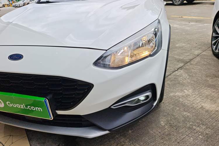 Used Ford Focus Active 2020 EcoBoost 180 Automatic Trendy Model Left Front Headlight