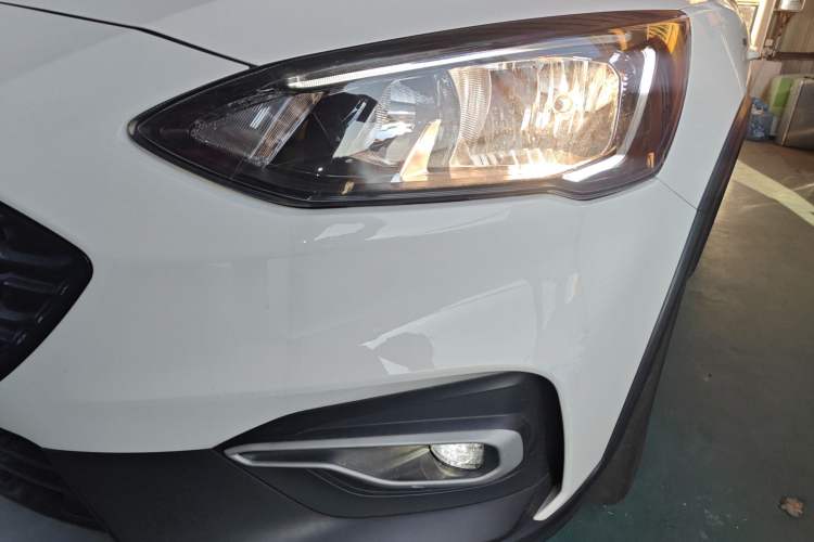 Used Ford Focus Active 2020 EcoBoost 180 Automatic Trendy Model Left Front Headlight