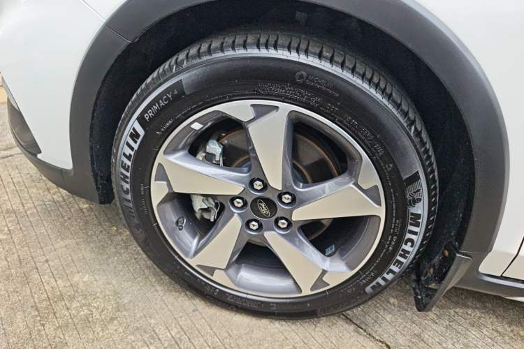 Used Ford Focus Active 2020 EcoBoost 180 Automatic Trendy Model Left Front Wheel Hub