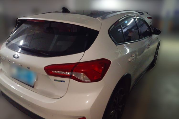 Used Ford Focus Active 2020 EcoBoost 180 Automatic Titanium Edition Rear Right 45 Deg