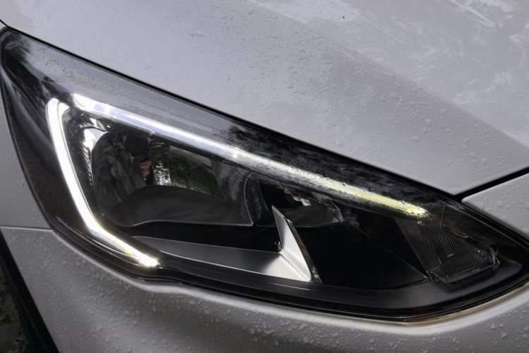 Used Ford Focus Active 2020 EcoBoost 180 Automatic Trendy Model Right Front Headlight