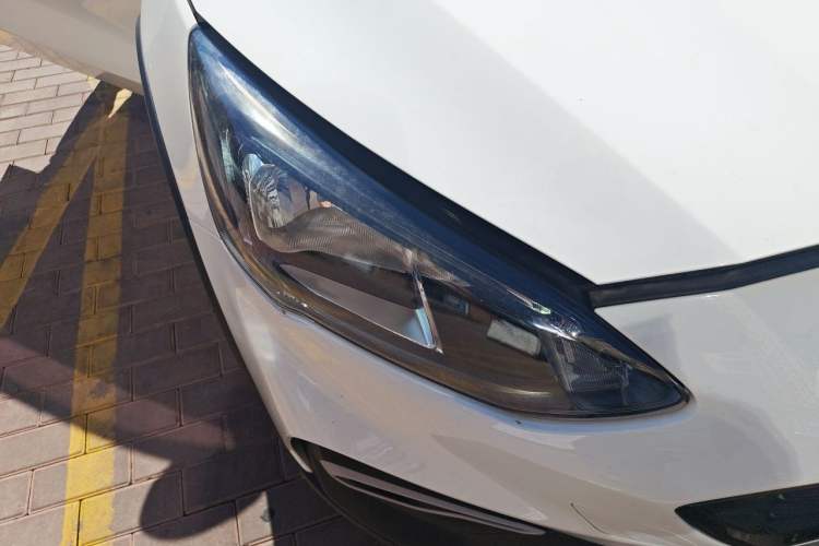 Used Ford Focus Active 2020 EcoBoost 180 Automatic Trendy Model Right Front Headlight