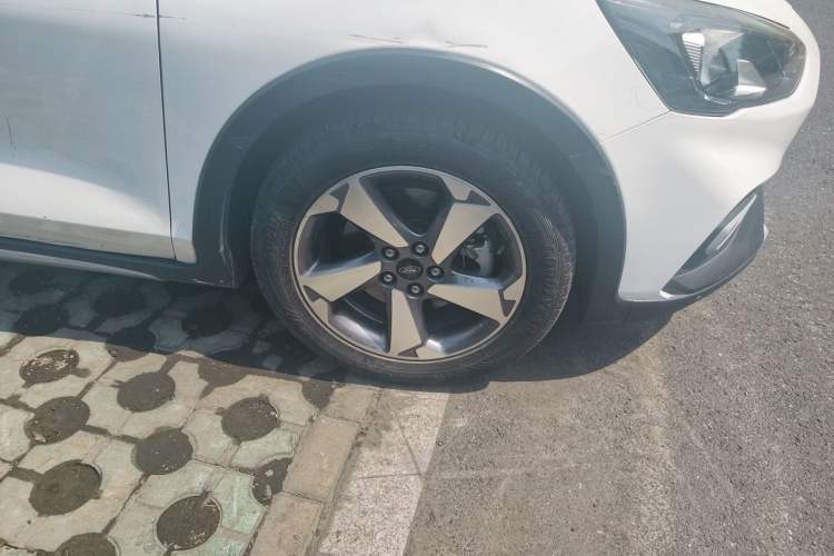 Used Ford Focus Active 2020 EcoBoost 180 Automatic Trendy Model Right Front Wheel Hub