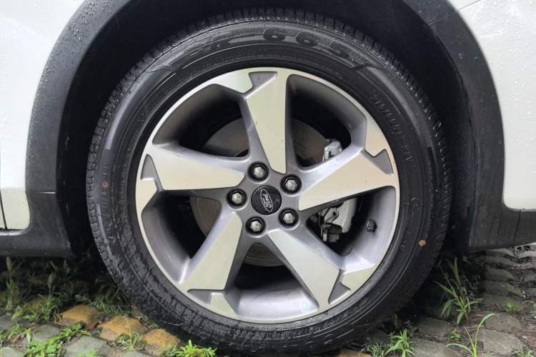 Used Ford Focus Active 2020 EcoBoost 180 Automatic Trendy Model Right Front Wheel Hub