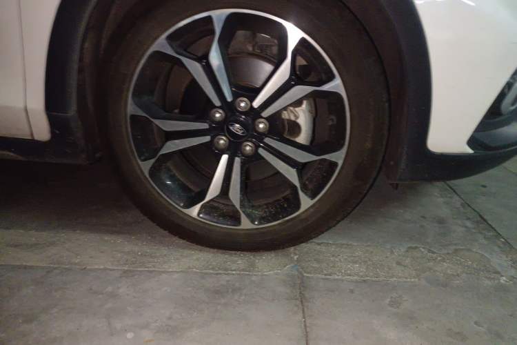 Used Ford Focus Active 2020 EcoBoost 180 Automatic Titanium Edition Right Front Wheel Hub