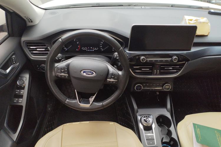 Used Ford Focus Active 2020 EcoBoost 180 Automatic Titanium Edition Steering Wheel