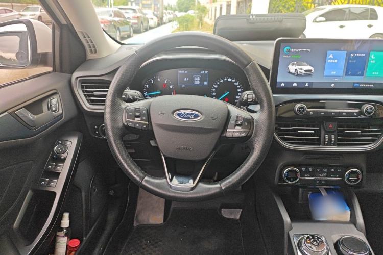 Used Ford Focus Active 2020 EcoBoost 180 Automatic Titanium Edition Steering Wheel