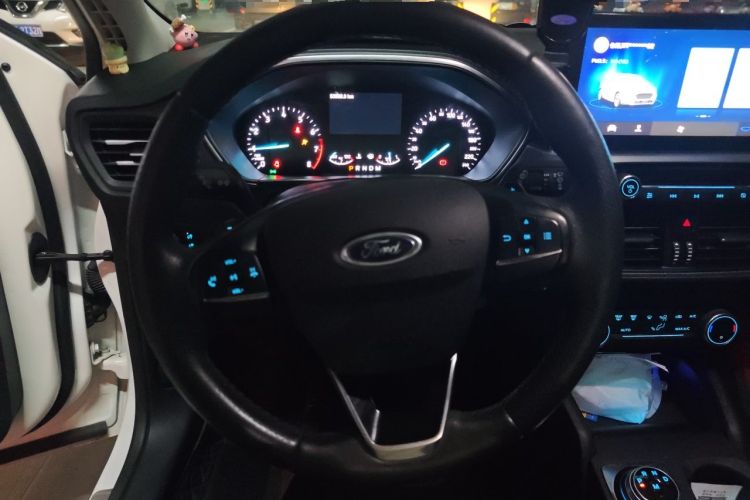 Used Ford Focus Active 2020 EcoBoost 180 Automatic Trendy Model Steering Wheel