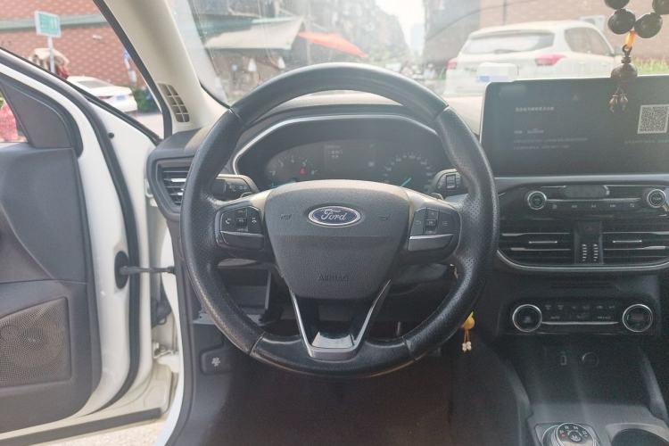 Used Ford Focus Active 2020 EcoBoost 180 Automatic Trendy Model Steering Wheel